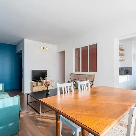 Stmaur Equipped With Elevator Lejlighed